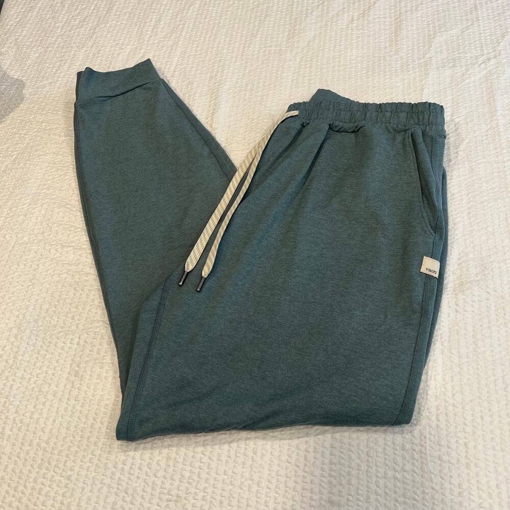 Vuori Women's Performance Jogger size M women color mint